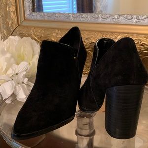 *NEW* Vince Camuto Suede Boots